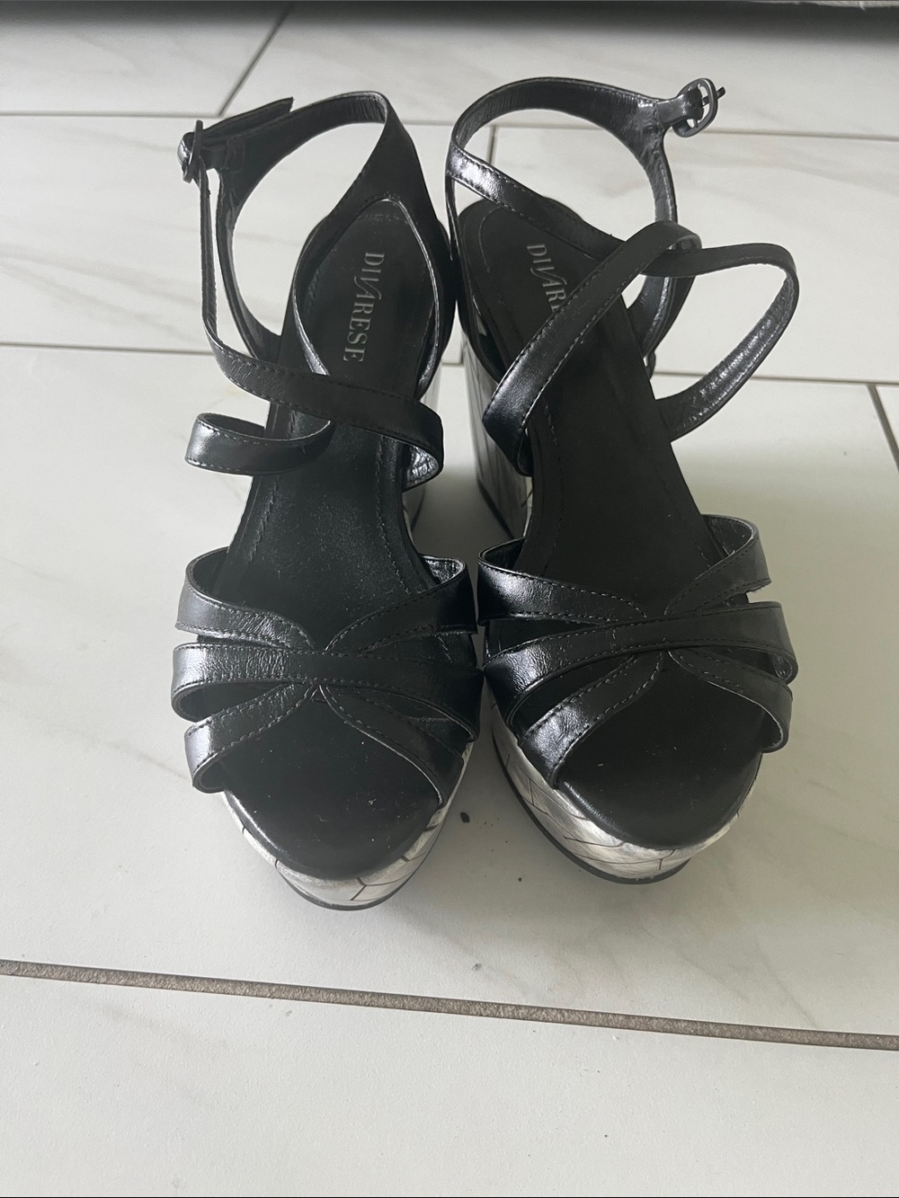 Diverse Black Strappy Platform Sandals